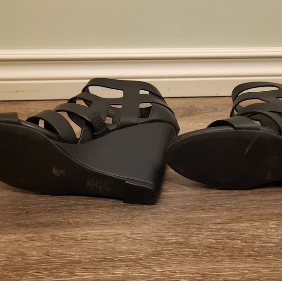 BCBC Generation Cages Wedge Sandals  Size 7 Black - Picture 7 of 9